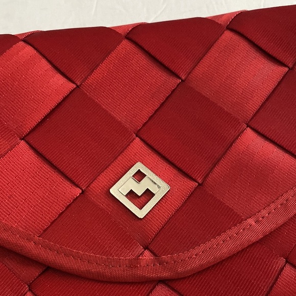 Maggie Bags Red Seat Belt Style Wristlet - Picture 2 of 8